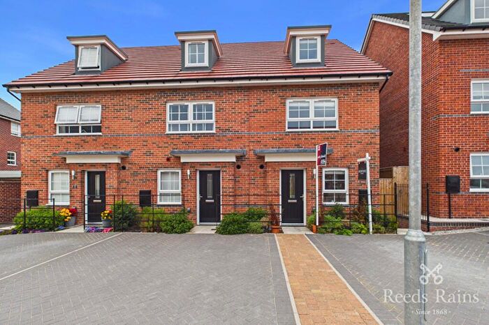 4 Bedroom Semi-Detached House For Sale In Wilshaw Place, Macclesfield, Cheshire, SK11