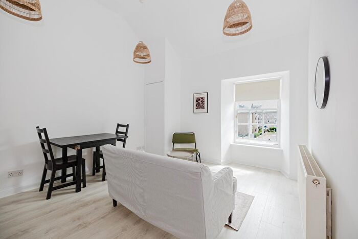 1 Bedroom Flat To Rent In Smiths Place, Edinburgh, EH6