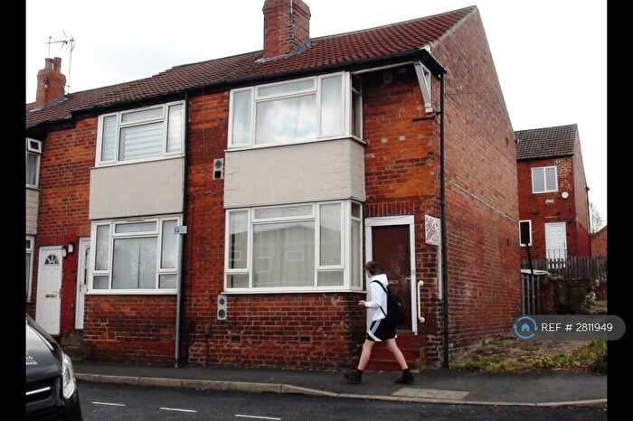 2 Bedroom End Of Terrace House To Rent In Craven Road, Leeds, LS6
