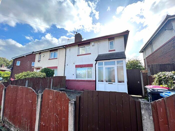 4 Bedroom House Of Multiple Occupation To Rent In Tenby Drive, Salford, M6