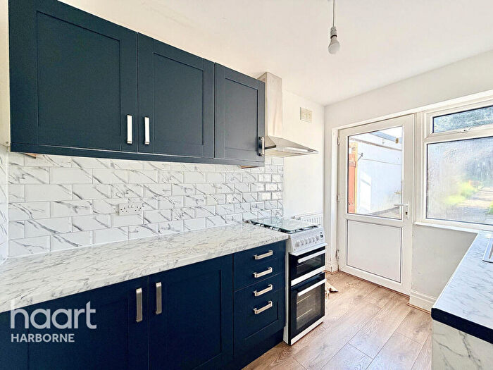 3 Bedroom Semi-Detached House To Rent In Cateswell Road, Birmingham, B11