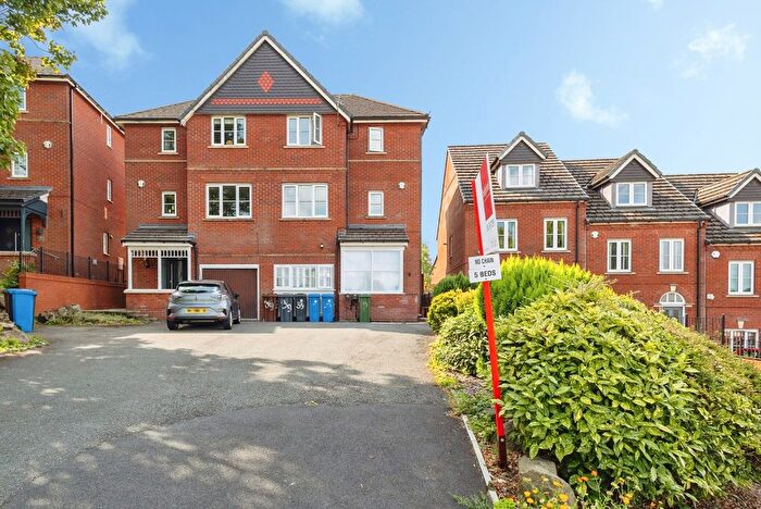 5 Bedroom Semi-Detached House For Sale In Yew Tree Lane, Dukinfield, Greater Manchester, SK16