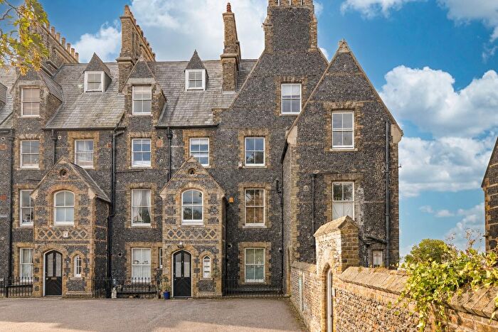 2 Bedroom Flat For Sale In Chartham Terrace, St. Augustines Road, Ramsgate, Kent, CT11