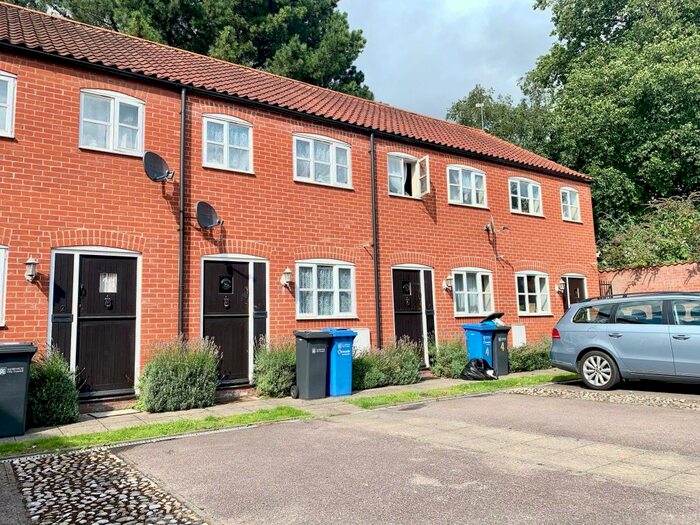 2 Bedroom Terraced House To Rent In Yarn Mews, Norwich, NR3