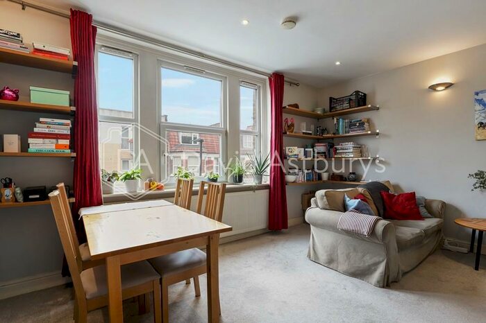 2 Bedroom Apartment To Rent In Hampden Road, Hornsey, London, N8