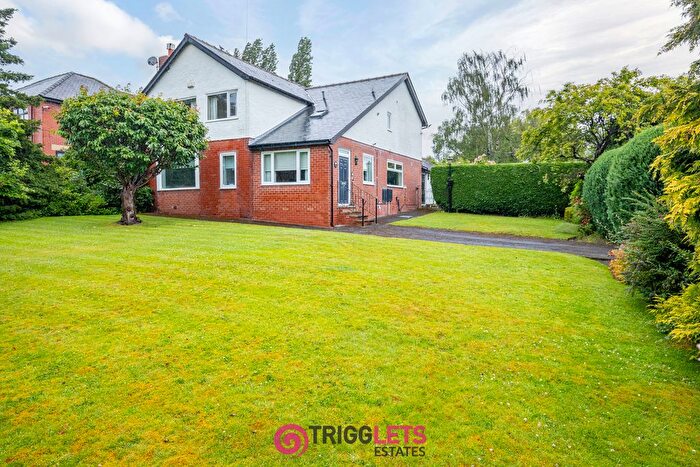 5 Bedroom Detached House For Sale In Armroyd Lane, Elsecar, S74