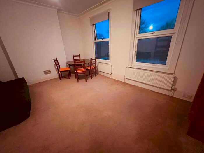 1 Bedroom Flat To Rent In Endymion Road, Manor House, N4