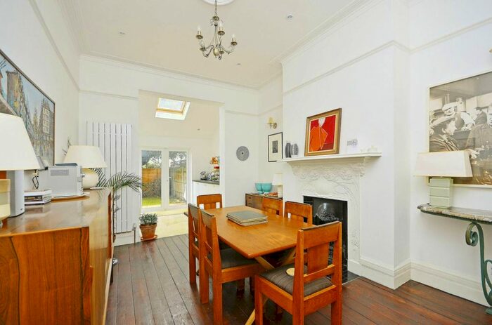 4 Bedroom Property To Rent In Ribblesdale Road, Furzedown, London, SW16