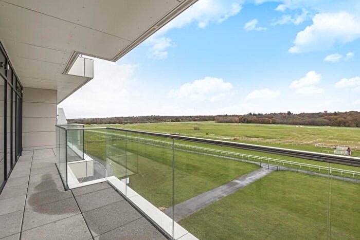 2 Bedroom Flat To Rent In Newbury, Berkshire, RG14