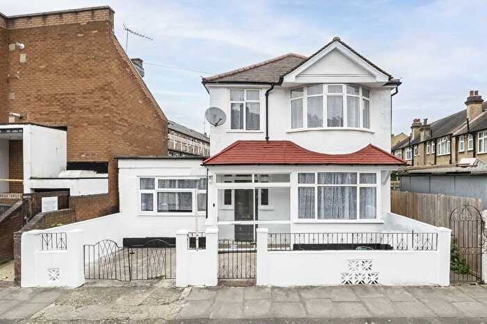 5 Bedroom Property For Sale In Links Road, Tooting, SW17