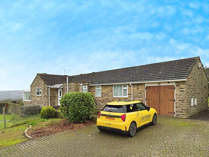 2 Bedroom Detached Bungalow To Rent In Ghyll Mount, Yeadon, LS19