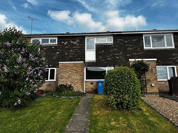 2 Bedroom Property To Rent In Melrose Close, Kettering, NN15