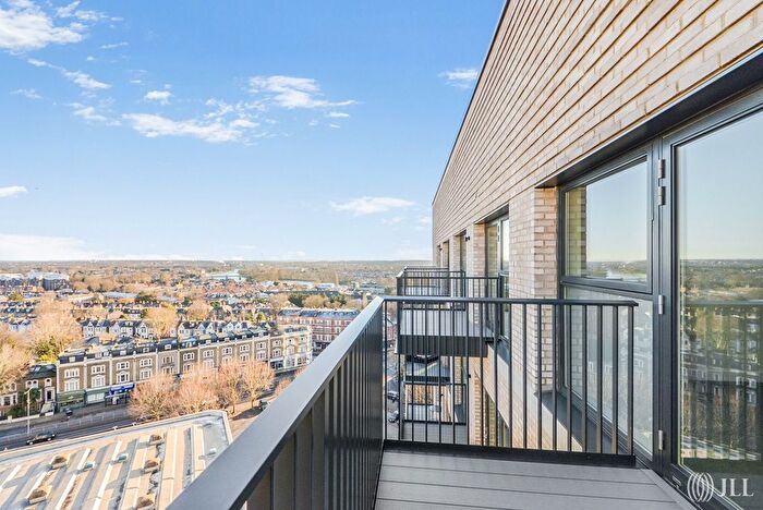 1 Bedroom Flat To Rent In Jargonelle House, Pavana Square Brentford, TW8