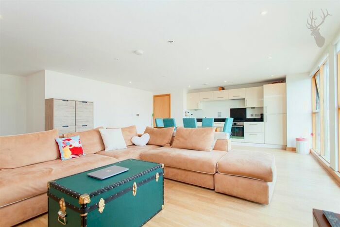 2 Bedroom Flat To Rent In Wick Lane, London, E3