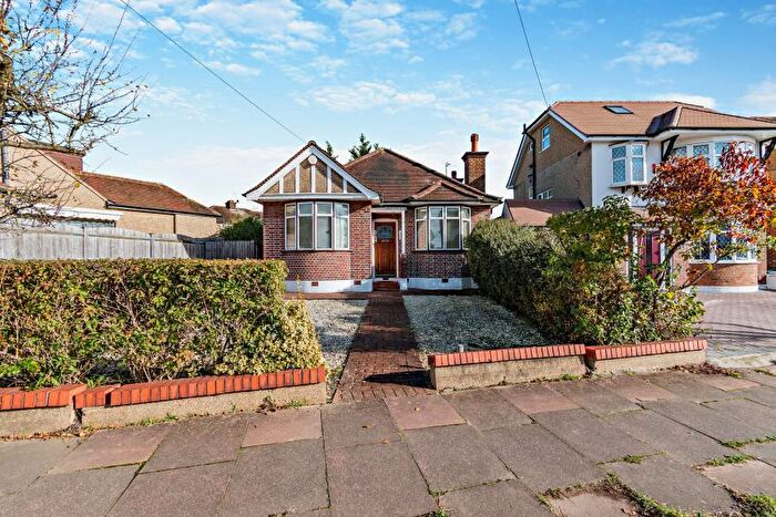 2 Bedroom Bungalow To Rent In Rayners Lane, Pinner, HA5