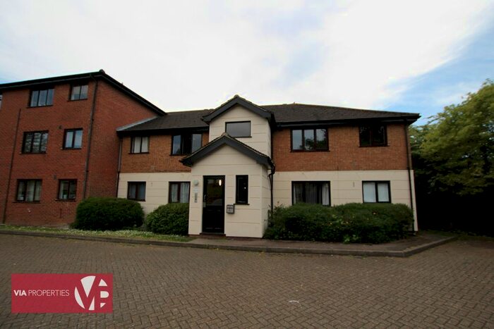 1 Bedroom Flat To Rent In Parrotts Field, Hoddesdon, EN11