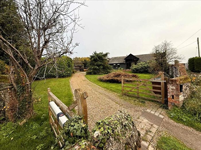 5 Bedroom Detached House For Sale In The Barn, Thong Lane, Shorne, DA12