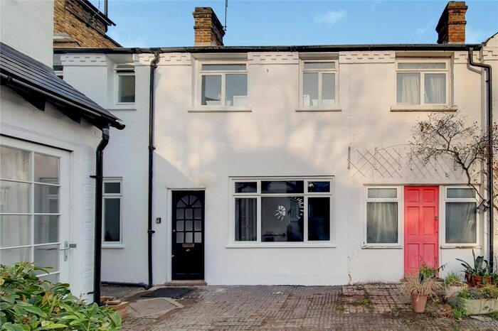 2 Bedroom Property To Rent In Friars Stile Place, Richmond, TW10
