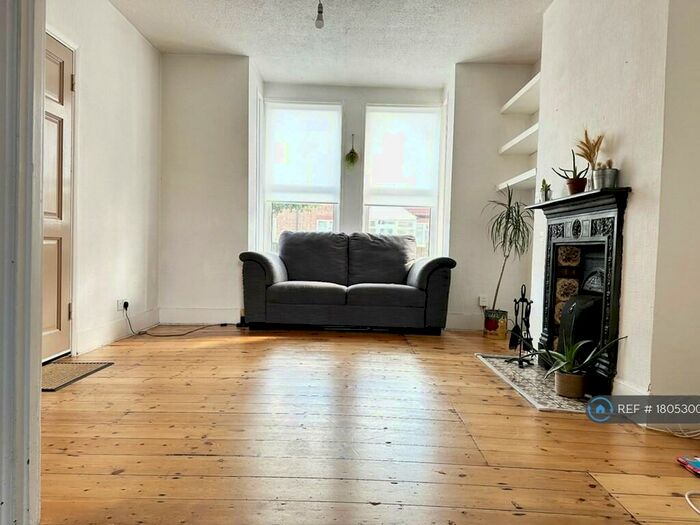 1 Bedroom Flat To Rent In Walthamstow, London, E17