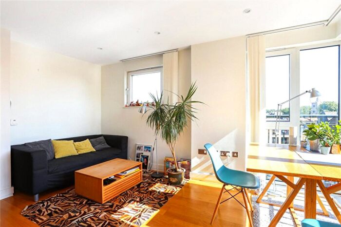1 Bedroom Apartment To Rent In Sylvester Path, Hackney, London, E8