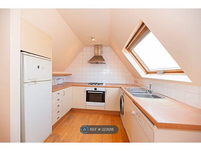 2 Bedroom Flat To Rent In Kings Road, London, SW19