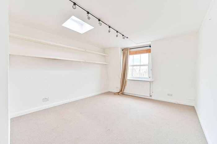 3 Bedroom Maisonette For Sale In Craven Terrace, Lancaster Gate, London, W2