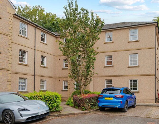 3 Bedroom Flat For Sale In Gray Buchanan Court, Polmont, Falkirk, FK2
