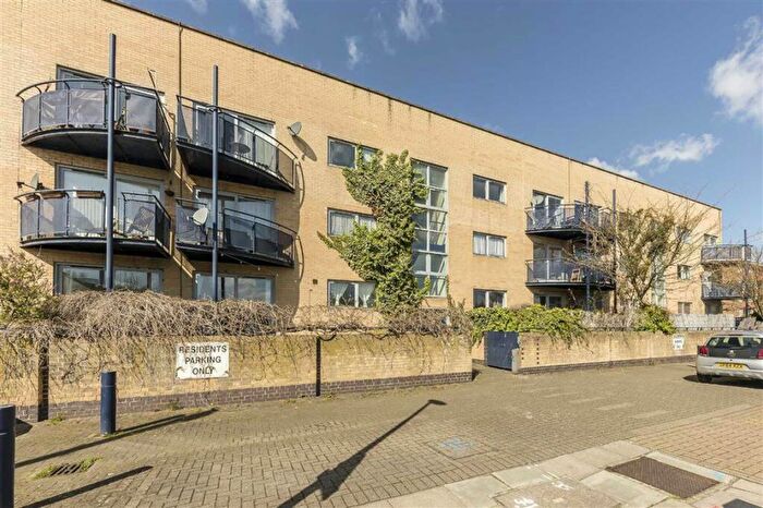 1 Bedroom Flat To Rent In Briant Street, New Cross, SE14