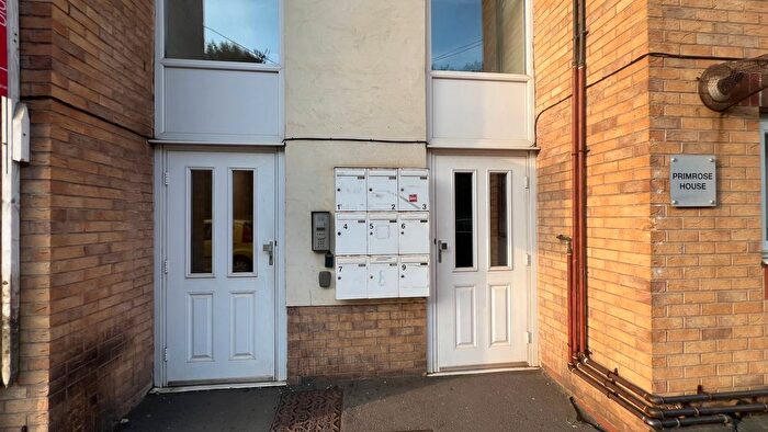 2 Bedroom Maisonette To Rent In Langsett Road, Sheffield, S6