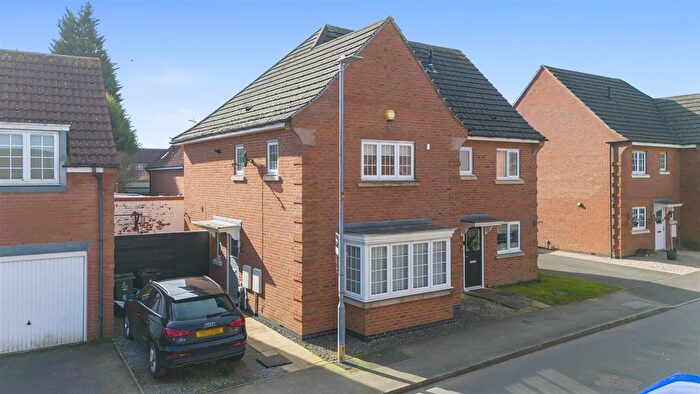 3 Bedroom Semi Detached House For Sale In Weavers Avenue, Shepshed, Loughborough, LE12