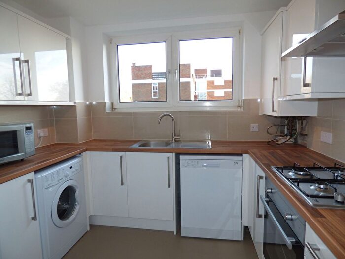 2 Bedroom Flat To Rent In Marryatt Court, Green Vale, London, W5