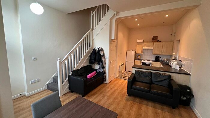 2 Bedroom Flat To Rent In Egerton Road, Fallowfield, Manchester, M14