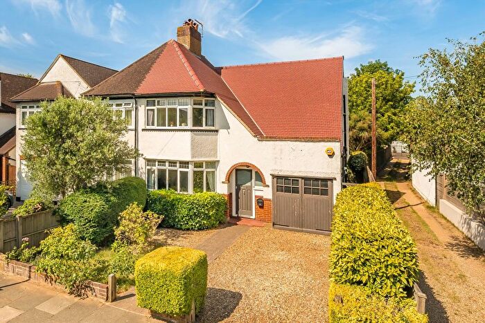 3 Bedroom Semi Detached House For Sale In Cardinals Walk, Hampton, TW12