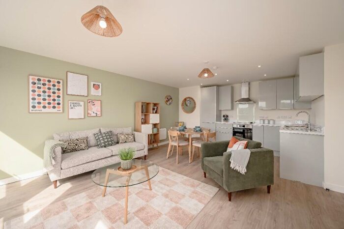 2 Bedroom Apartment To Rent In Stead's Place, Edinburgh, EH6
