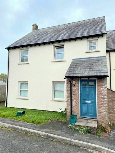 2 Bedroom Flat To Rent In Powell Close, Pembroke, Pembroke, SA71