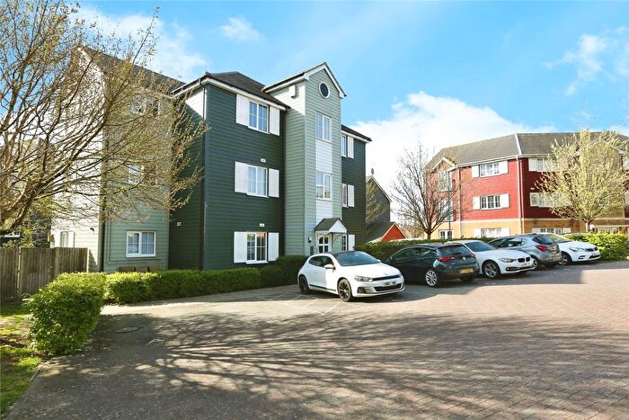 2 Bedroom Flat For Sale In Bedford Drive, Fareham, Hampshire, PO14