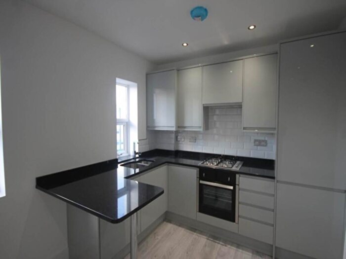 1 Bedroom Flat To Rent In High Road, South Woodford, London, E18