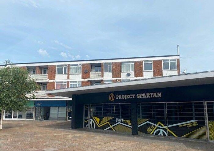 2 Bedroom Apartment For Sale In Broadwater Boulevard Flats, Worthing, West Sussex, BN14
