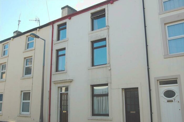 3 Bedroom Flat To Rent In Clarence Street, Morecambe, Lancashire, LA4