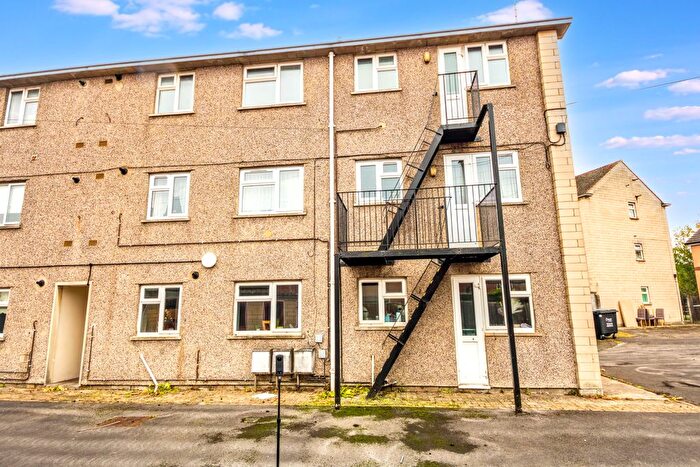 2 Bedroom Flat For Sale In Barken Road, Chippenham, SN14