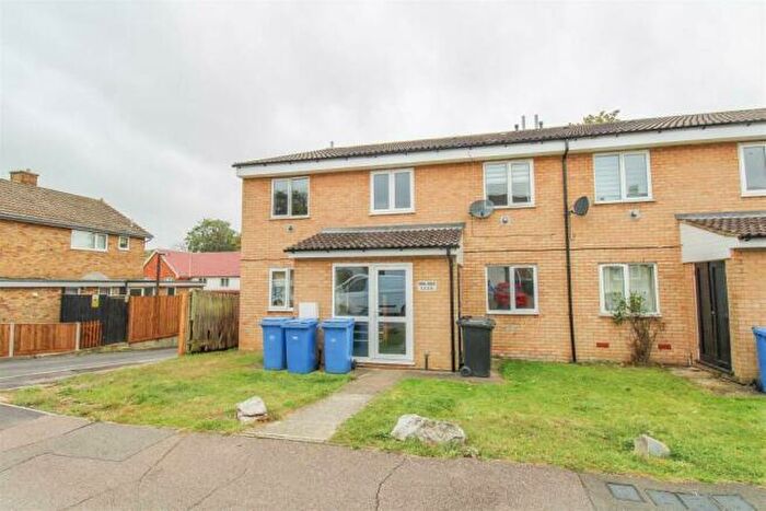 1 Bedroom Flat To Rent In Fold Croft, Harlow, CM20