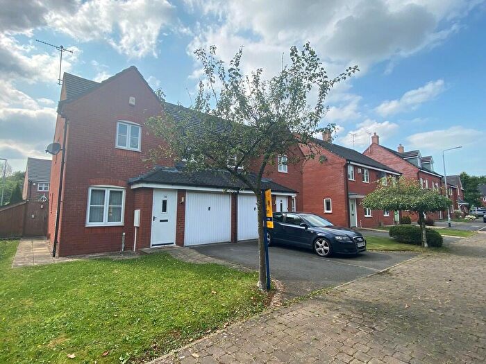 3 Bedroom Semi-Detached House For Sale In Russell Close, Uttoxeter, ST14