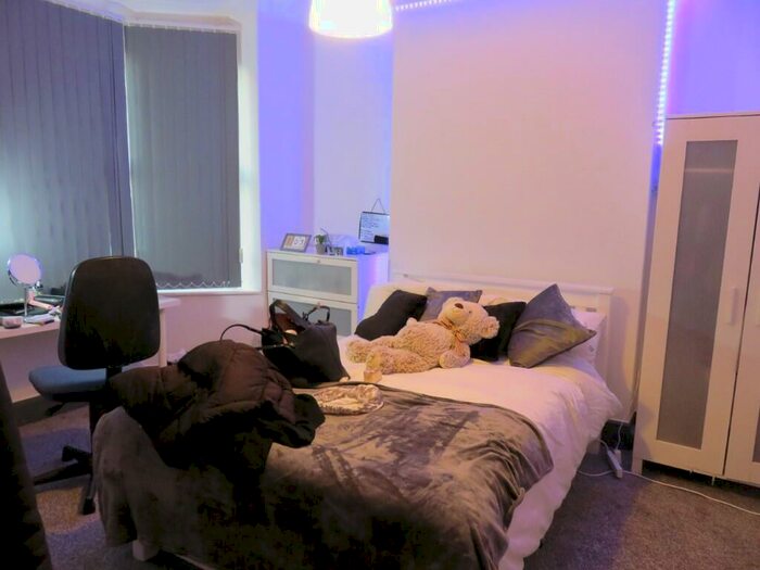 1 Bedroom Semi-Detached House To Rent In Rolleston Drive, Nottingham, Nottinghamshire, NG7