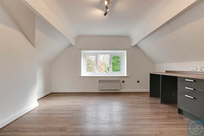 2 Bedroom Apartment To Rent In Park View Crescent, Roundhay, Leeds, LS8