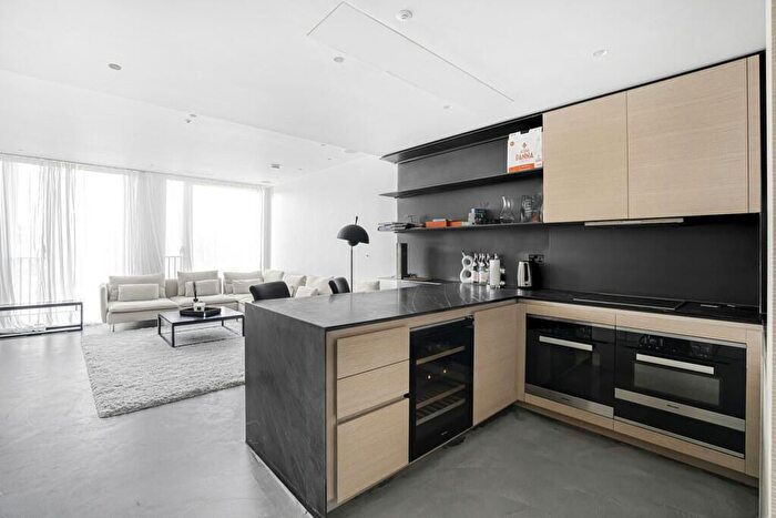 1 Bedroom Flat For Sale In Buckingham Palace Road, London, SW1W