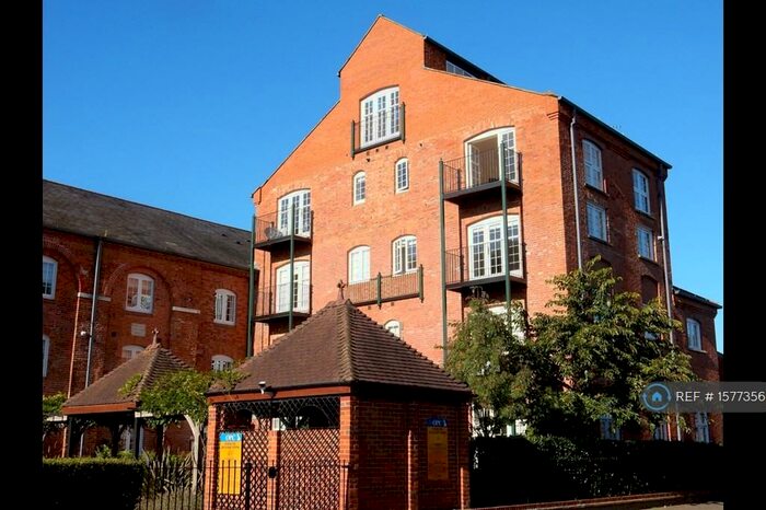 3 Bedroom Penthouse To Rent In Barley Way, Marlow, SL7