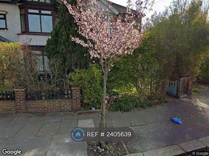 1 Bedroom Flat To Rent In Mundon Gardens Ilford, Ilford, IG1