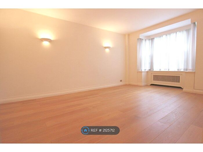 2 Bedroom Flat To Rent In Matlock Court, London, W11