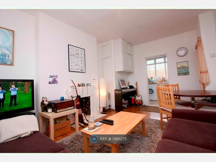 1 Bedroom Flat To Rent In Woodlea Road, London, N16