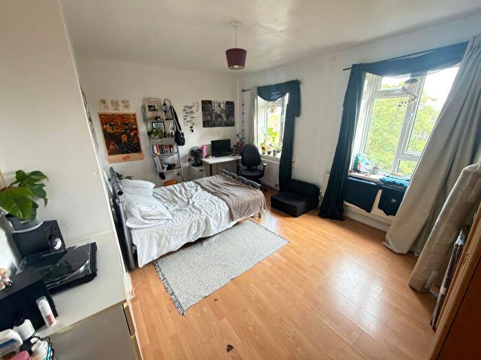 3 Bedroom Flat To Rent In Crowndale Court, Crowndale Road, London, NW1